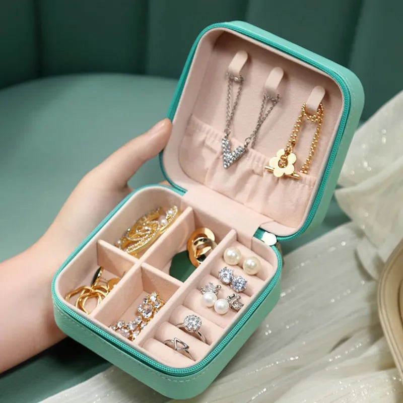 Jewelry Storage Box leather Jewelry Stand Earrings Ring Box Cosmetics Beauty Container Organizer (random color)