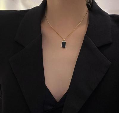 Stylish Black Stone Pendant - Gold Plated, 1 Pc